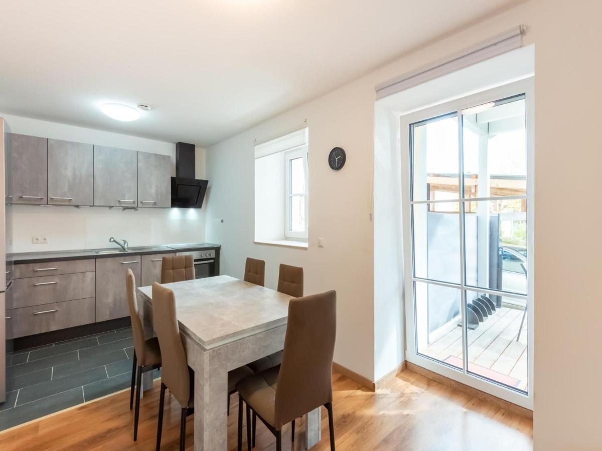 Apartment With Terrace In An Ideal Location Haunsheim Exterior photo